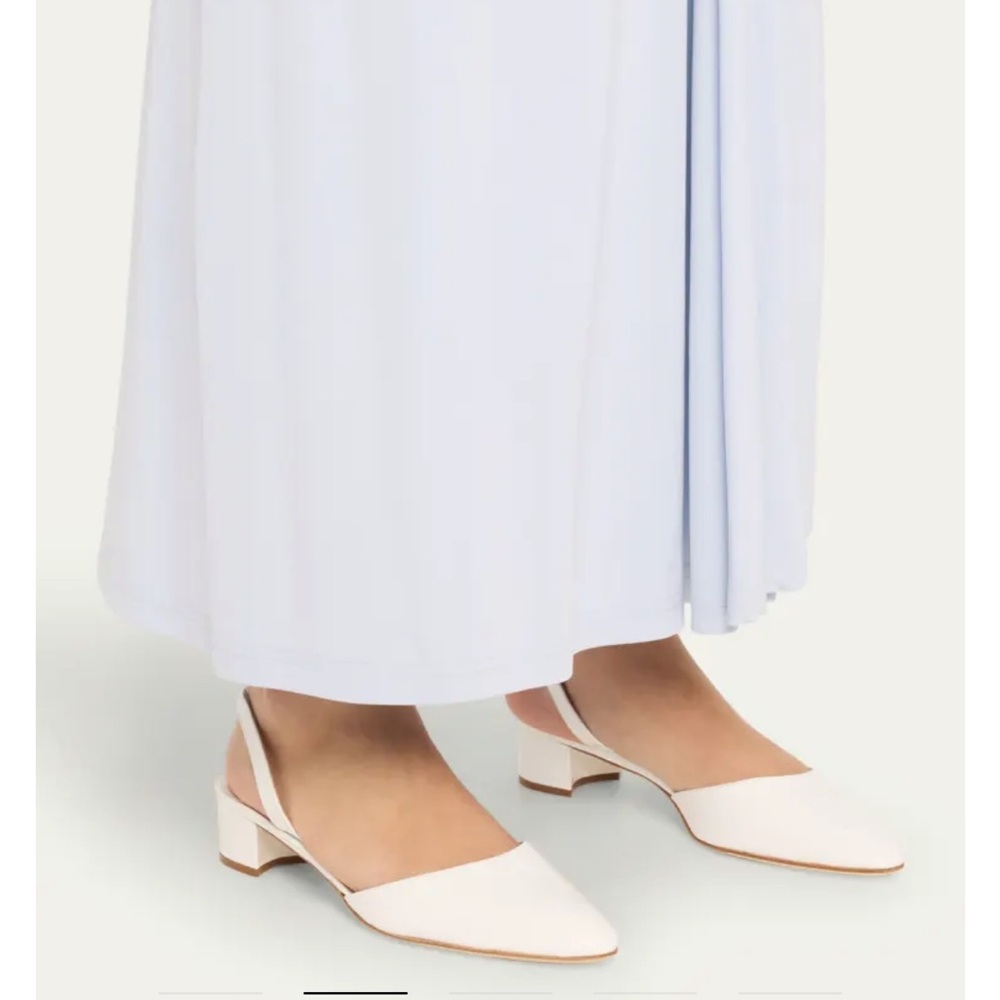 Manolo Blahnik White Heels with Pointed Toe